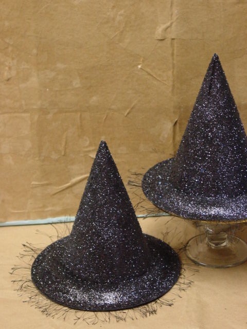 THREE LITTLE KITTENS BLOG | Glittery Witch Hats