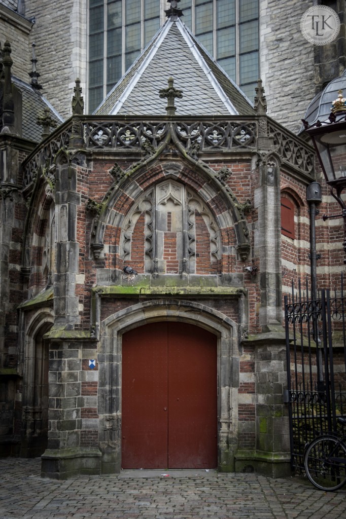 Oude-Kerk-Door-Amsterdam