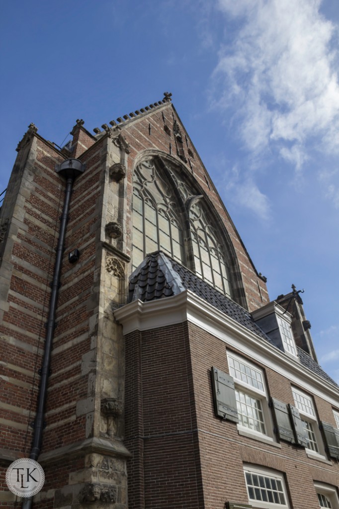 Peak-Oude-Kerk-Amsterdam