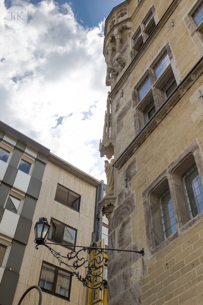 Madonna-Statue-Cologne-Germany-05