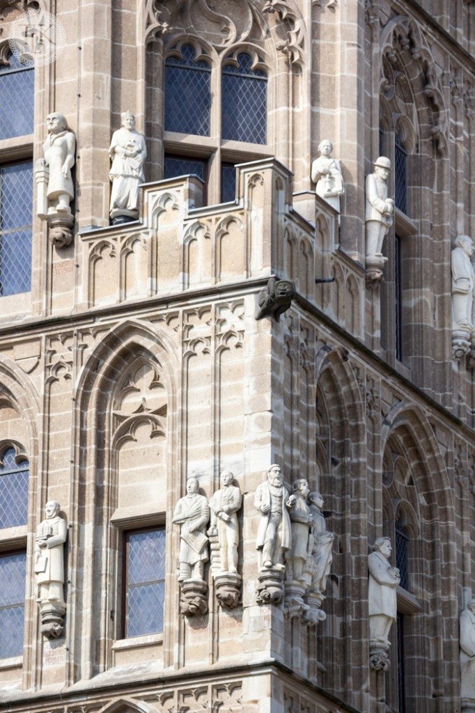 Stone-Figures-on-Tower-of-Rathaus-Cologne-Germany