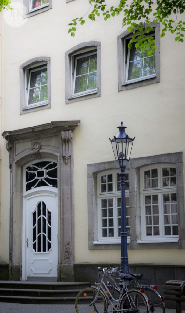 Street-Scene-in-Cologne