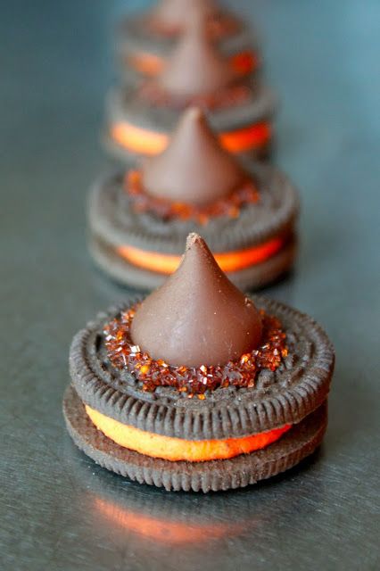 Witch Hat Oreos