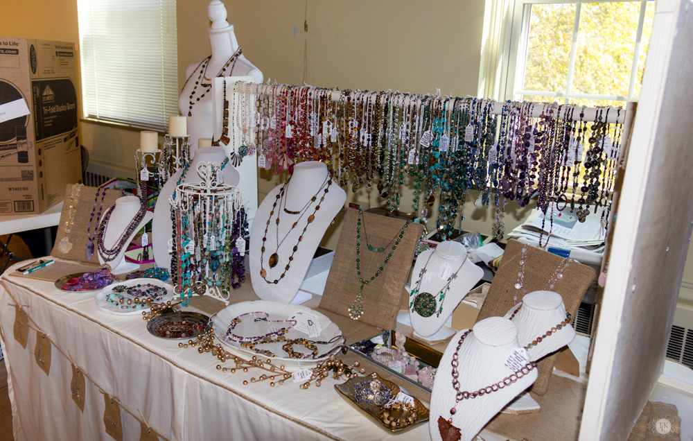 Jewelry Table Display  Craft market display, Jewelry table