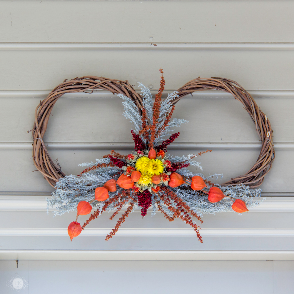 THREE LITTLE KITTENS BLOG | 25 Days of Christmas Wreaths - Day 4 Charltons Coffeehouse
