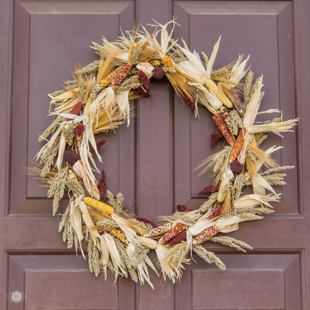 THREE LITTLE KITTENS BLOG | 25 Days of Christmas Wreaths - Shield's Tavern