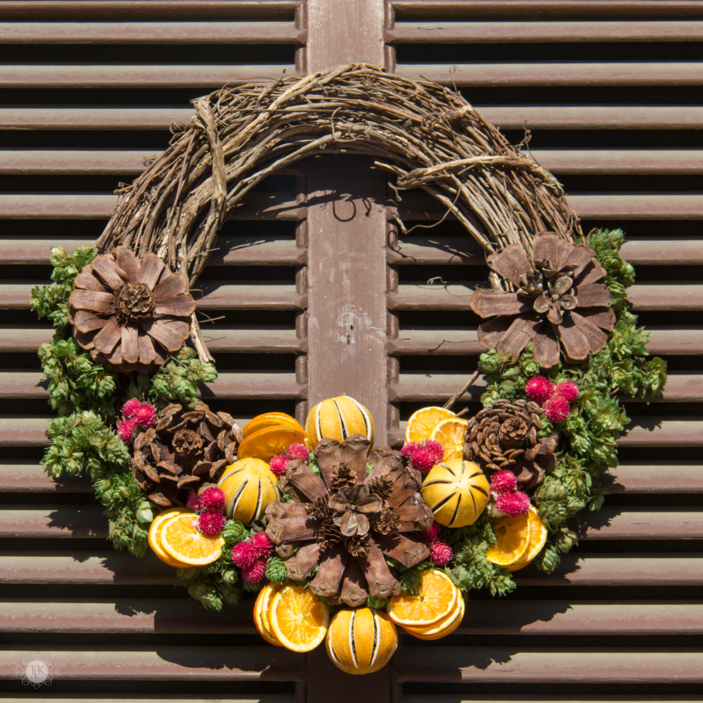 THREE LITTLE KITTENS BLOG | 25 Days of Christmas Wreaths - Day 12 - Alexander Craig House