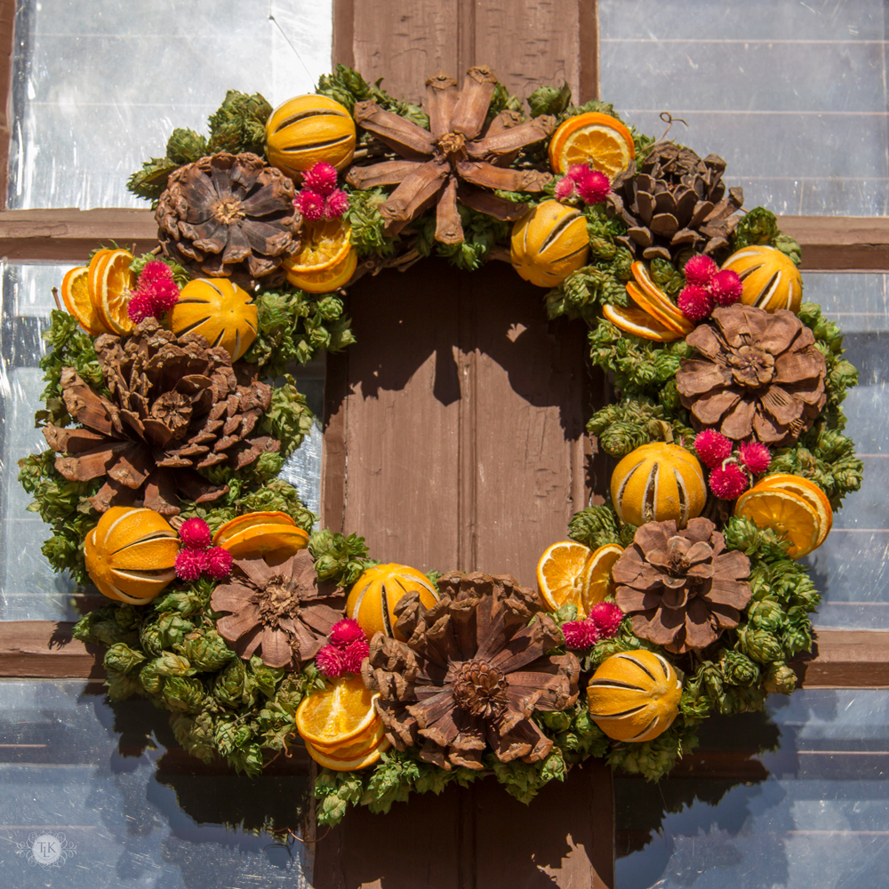 THREE LITTLE KITTENS BLOG | 25 Days of Christmas Wreaths - Day 12 - Alexander Craig House