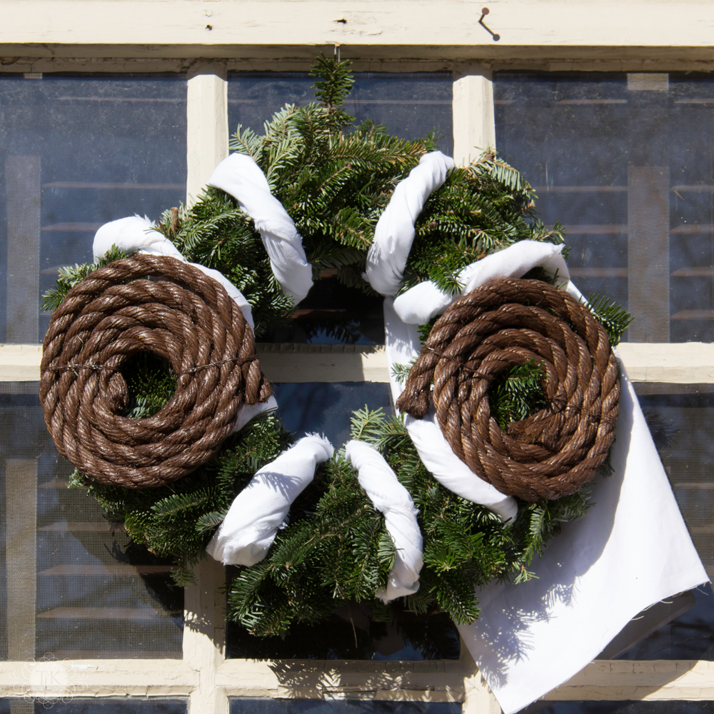 THREE LITTLE KITTENS BLOG | 25 Days of Christmas Wreaths - Day 21 - Star Wars Princess Leia