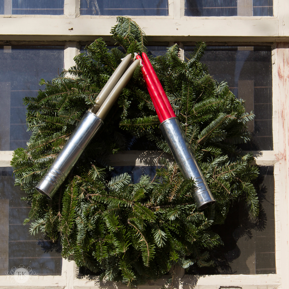 THREE LITTLE KITTENS BLOG | 25 Days of Christmas Wreaths - Day 21 - Star Wars Light Sabers