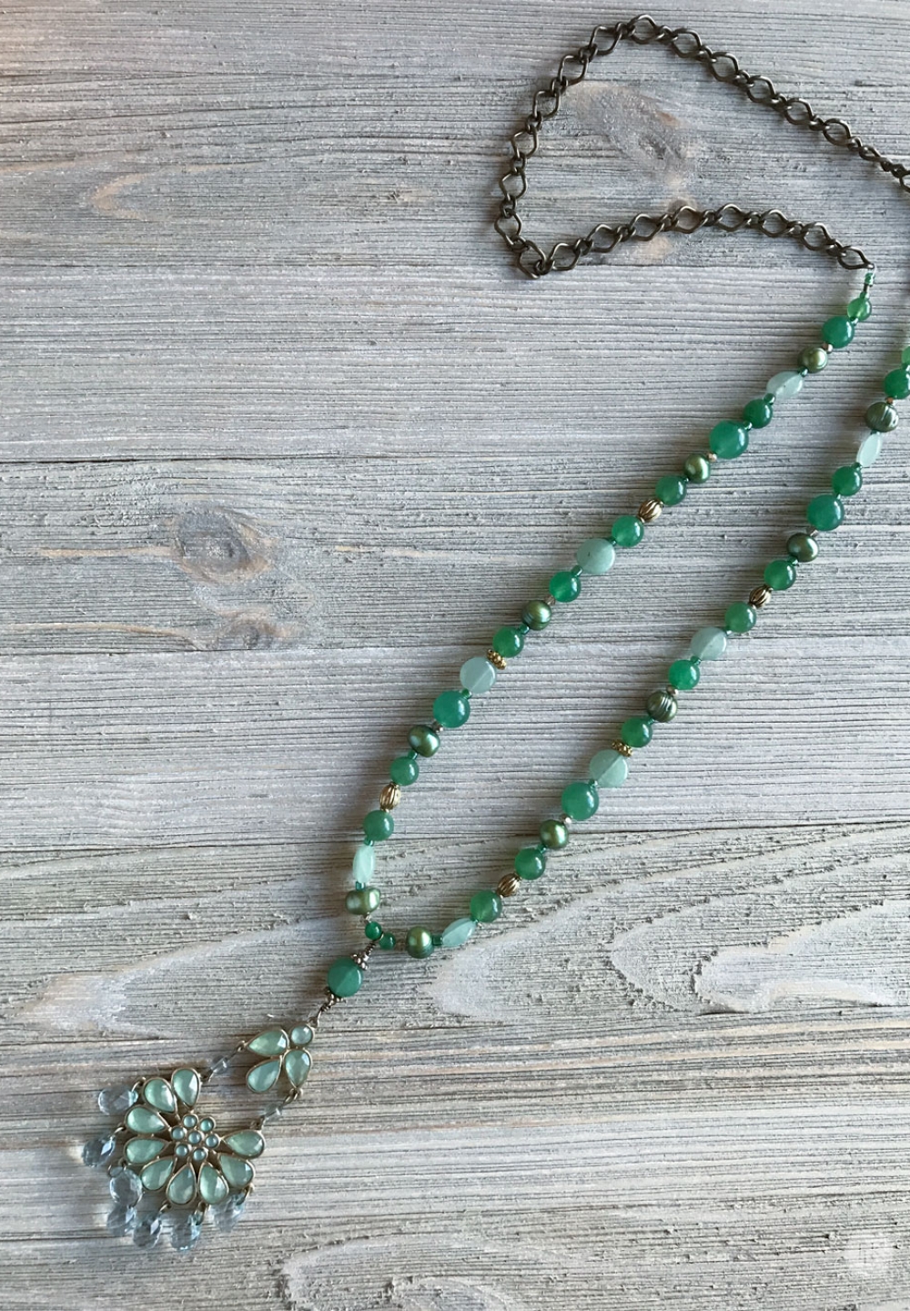 THREE LITTLE KITTENS | 3707n  Aventurine Freshwater Pearl and Costume Jewelry Pendant Necklace