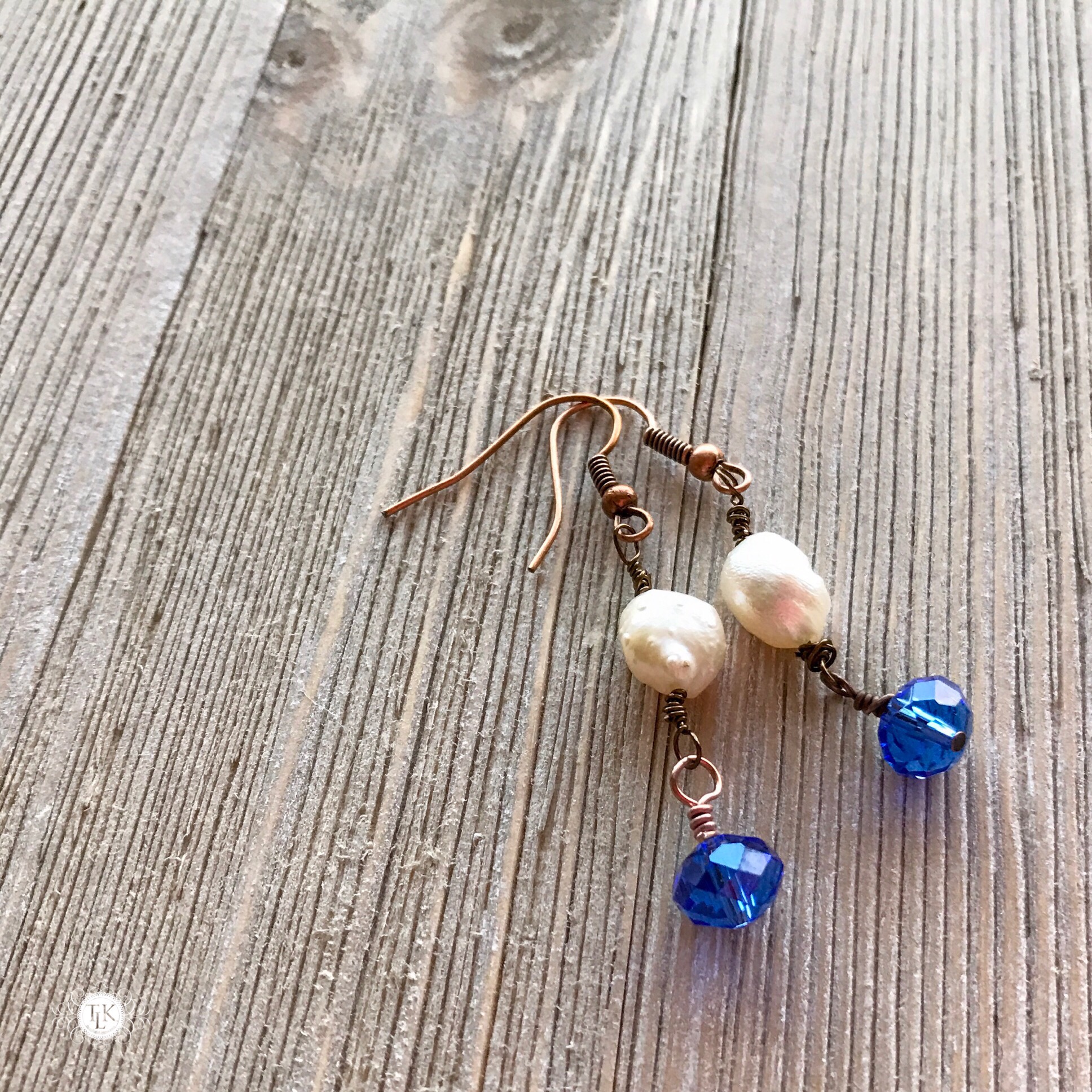 THREE LITTLE KITTENS | 3725e Blue Moon Earrings