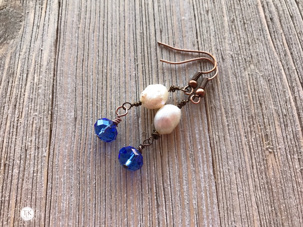 THREE LITTLE KITTENS | 3725e Blue Moon Earrings