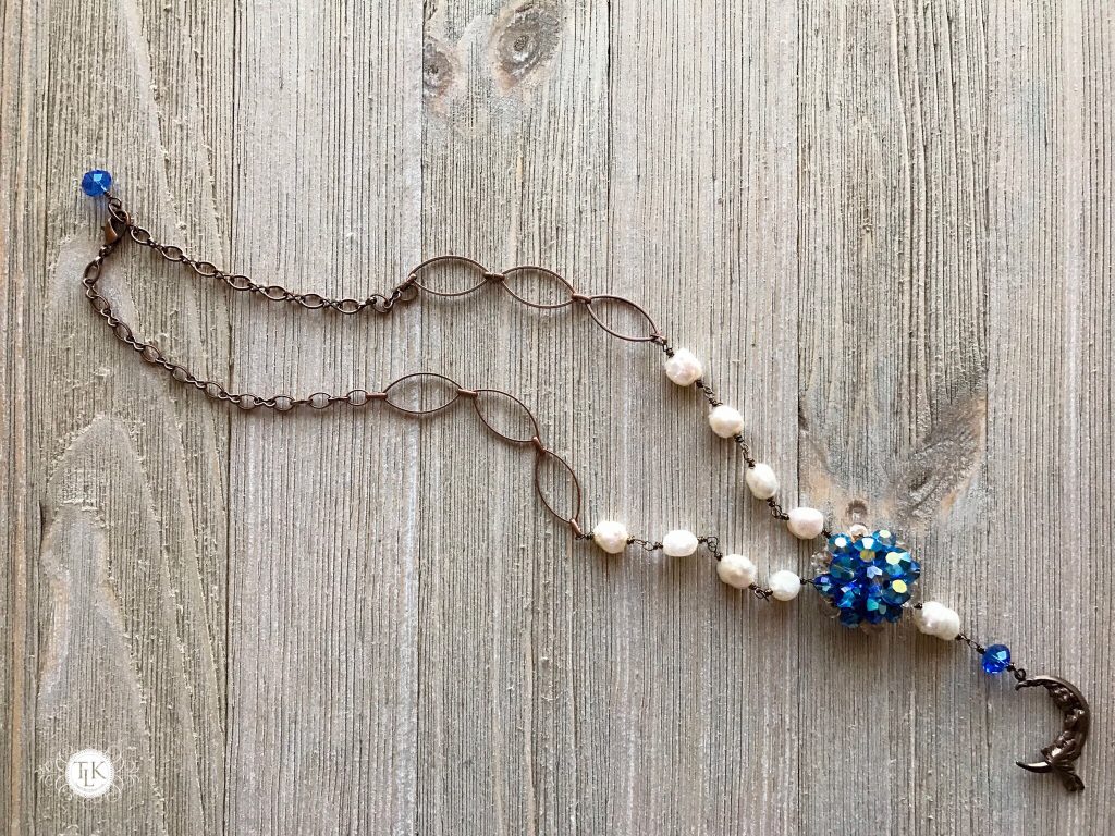 THREE LITTLE KITTENS | 3725n Blue Moon Necklace