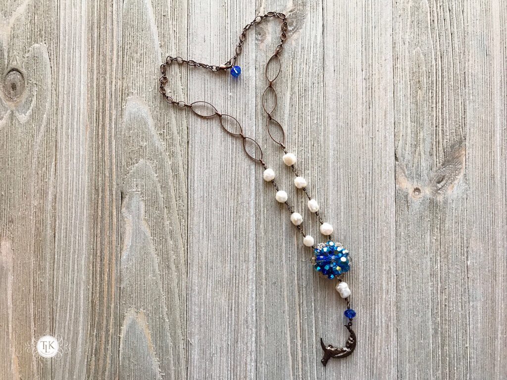 THREE LITTLE KITTENS | 3725n Blue Moon Necklace