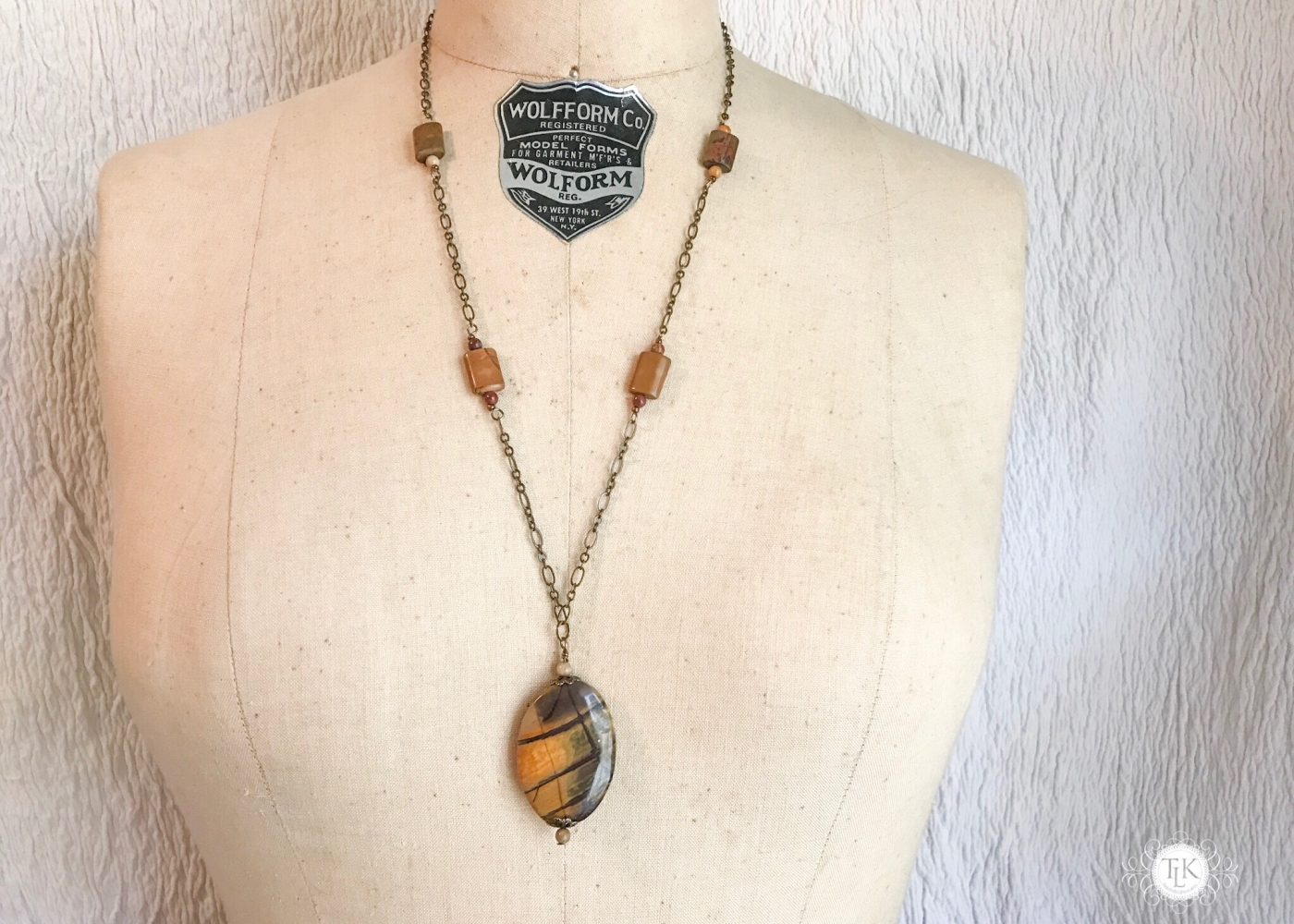 THREE LITTLE KITTENS | Picasso Jasper Pendant Necklace 3736n