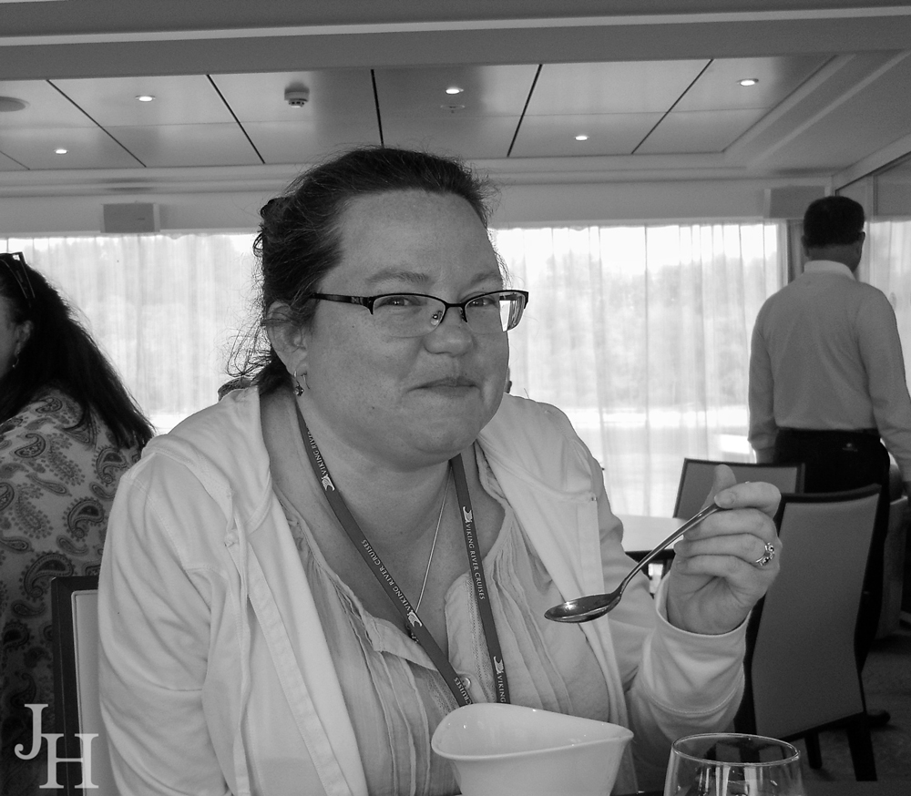 THREE LITTLE KITTENS BLOG | Enjoying lunch on the ship