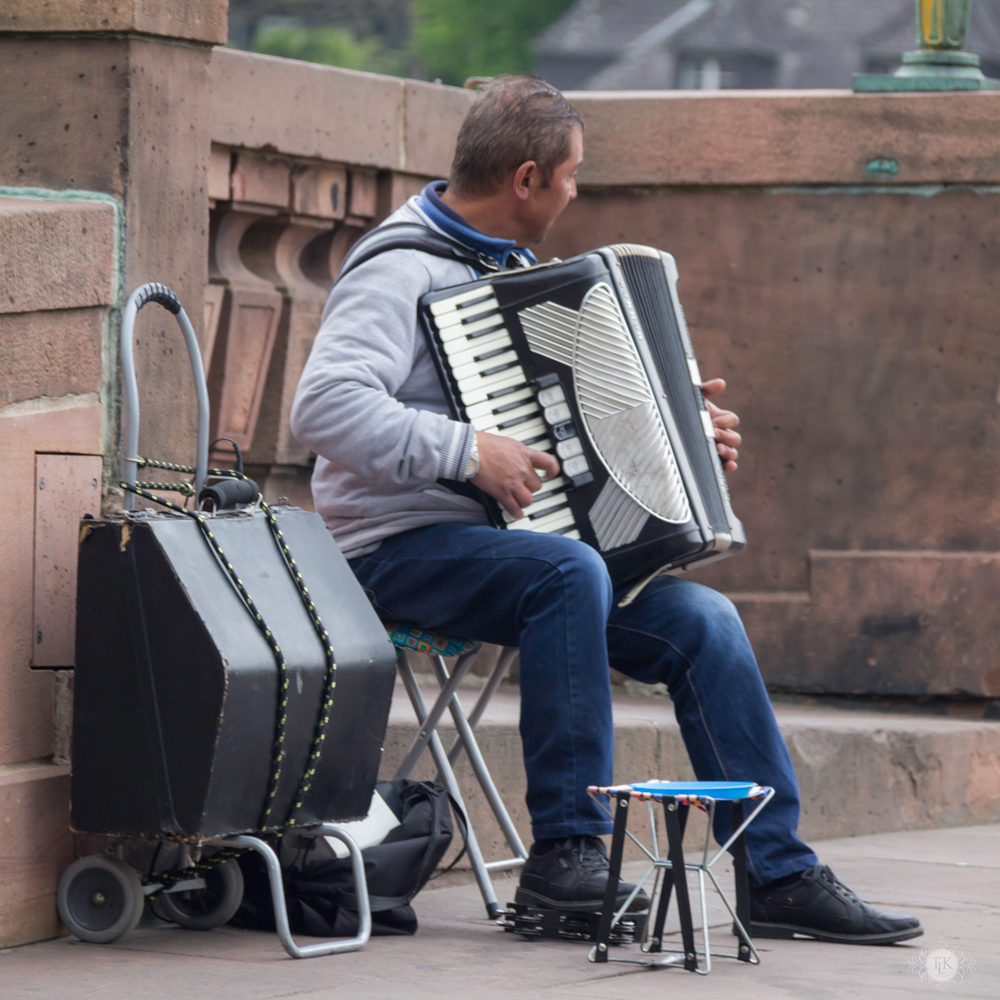 THREE LITTLE KITTENS BLOG | Old Bridge Accordion Player