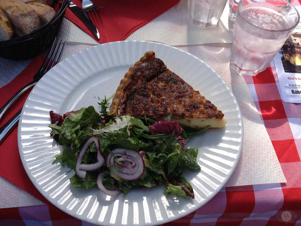 THREE LITTLE KITTENS BLOG | Quiche and Salad for Lunch