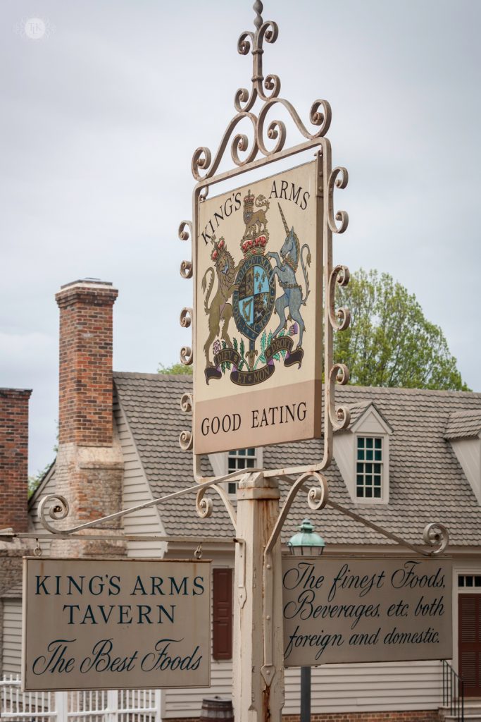 THREE LITTLE KITTENS BLOG | Kings Arms Tavern Sign